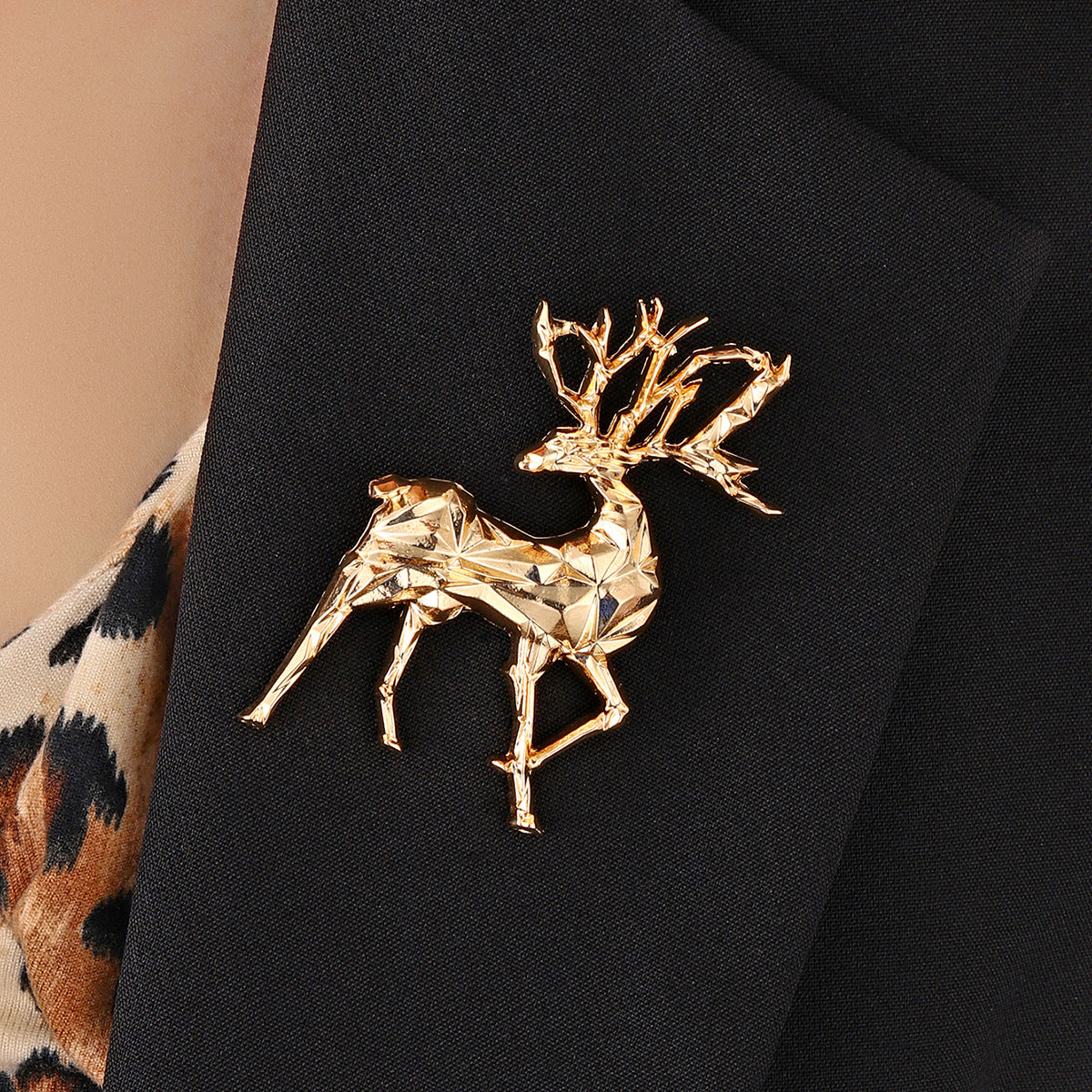 Reindeer Brooch🟡⚪️