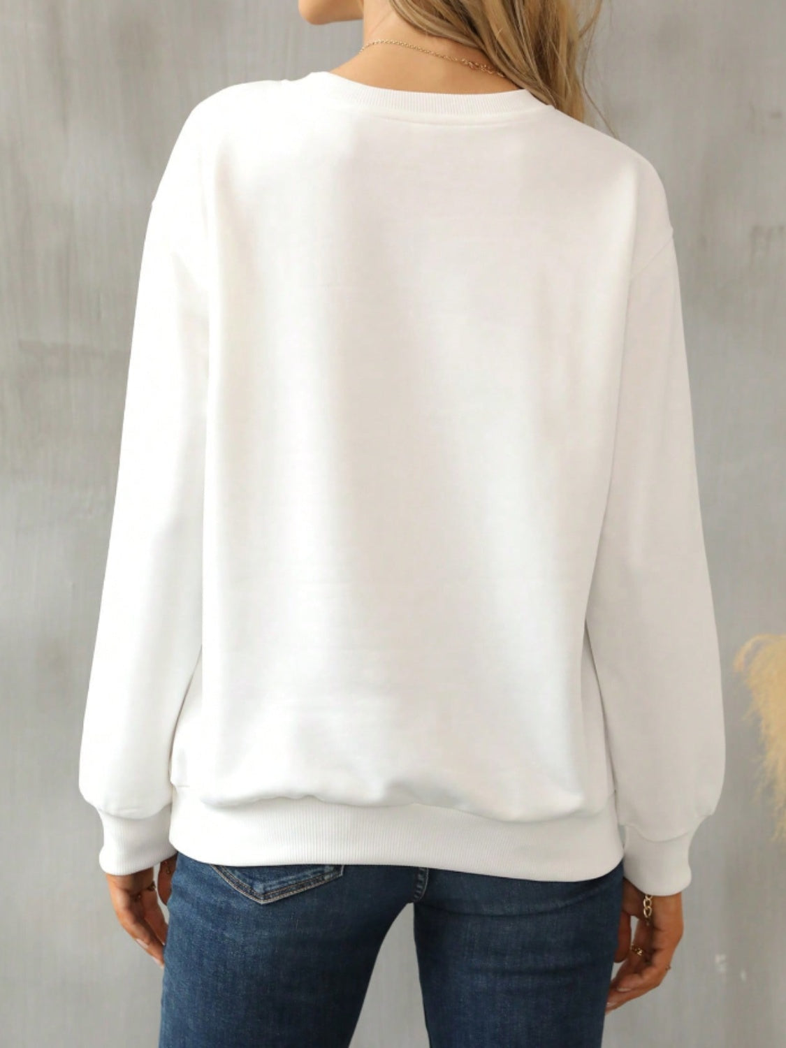 Cat Round Neck Long Sleeve Sweatshirt