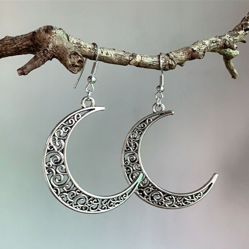 Cutout Moon Earrings🌙⭐️